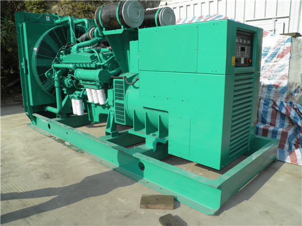 龙沙出租发电机 发电机组厂家：柴油发电机组的控制屏的作用是什么？