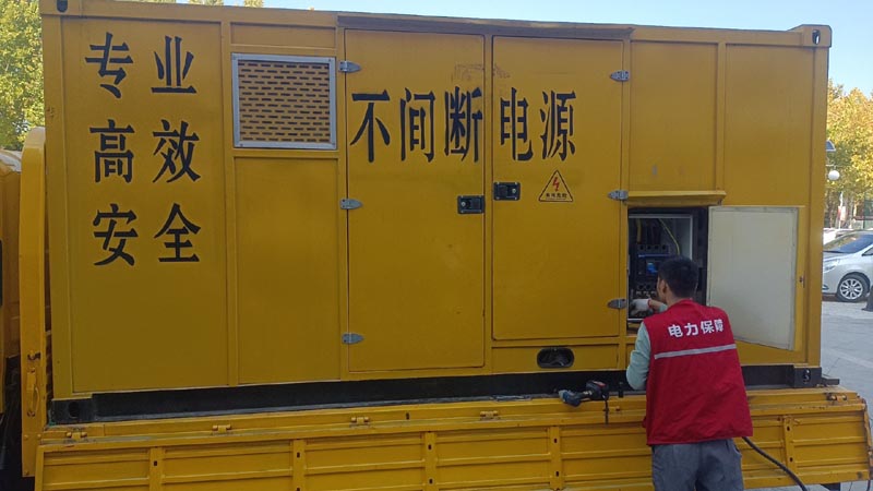 龙沙柴油发电机组和UPS电源配合使用时，如何避免切换过程中的电力中断？