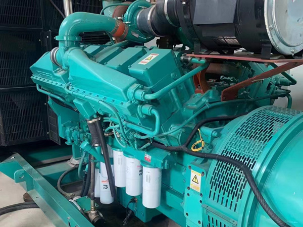 龙沙更换100kW柴油发电机组机油时，需要注意哪些事项？