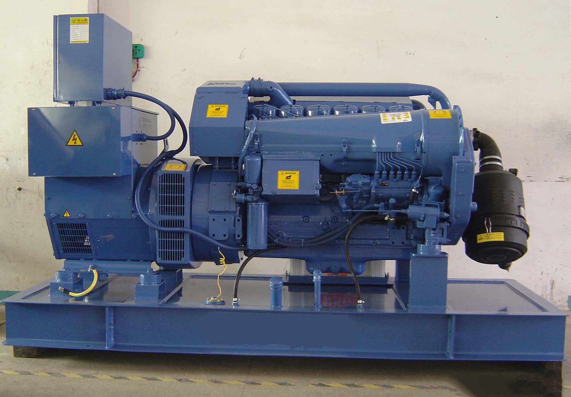 龙沙汽油发电机组冬季启动前，电瓶需要做哪些检查和维护？