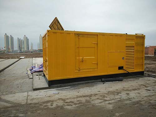 龙沙合同中关于乙方责任导致工期延误的赔偿标准应该如何制定？