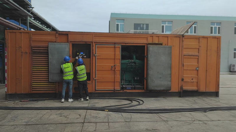 龙沙如何检查柴油发电机组的机油油位？